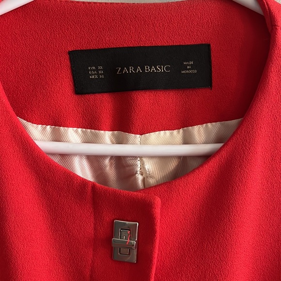Zara Basic Blazer in Red size XL no shoulder pads in good condition - Picture 3 of 4